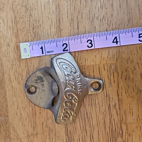 Vintage CocaCola Bottle Opener - Picture 5 of 5